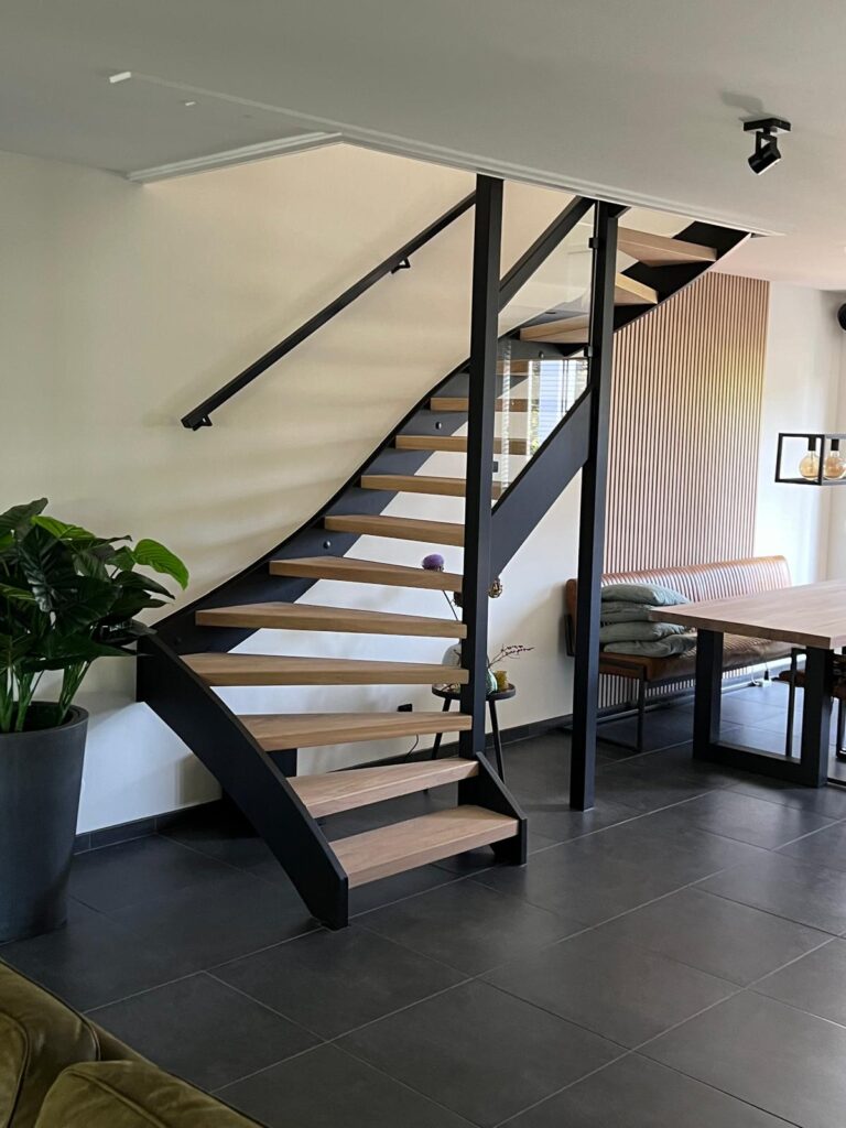 nieuwe open trap